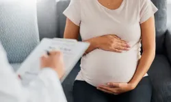 Gebeliğin ikinci trimesterinde bu belirtilere dikkat! Uzmandan anne adaylarına kritik uyarılar