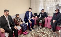 Karabük'te AK Parti heyetinden Fırat ailesinin evine ziyaret