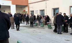 Köy meydanı kan gölüne döndü! İki ailenin silahlı çatışmasında acı bilanço