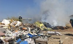 Antalya'da çöp ve molozlar yangına ortam hazırladı