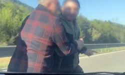 Bayram yolunda maganda dehşeti: Ailenin yolunu kesip sürücüye saldırdı!