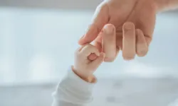 Yeni doğan bebekler için dikkat çeken karar: Bu isimleri seçen ailelere altın yağacak!