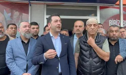 Osmaniye'de AK Parti İl Başkanlığı önünde iktidara çağrı