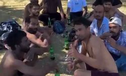 Konyaaltı Sahili'nde grup halinde dolaşan sığınmacı ve kaçaklar sosyal medyada gündem oldu!