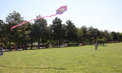 Öğrencilere erken karne sürprizi: Ahlatlıbel’de renkli buluşma