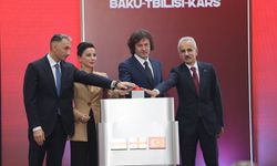 Bakü'den Kars'a tren gelir hoş gelir!