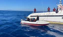 İzmir'de düzensiz göçmen operasyonu: 19 kişi yakalandı, 11 kişi kurtarıldı