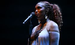 Soul müziğin kraliçesi Imany büyüledi: Harbiye’de unutulmaz gece!