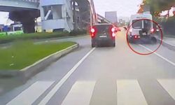 Motosiklet dolmuş minibüse arkadan çarptı