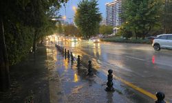 Ankara'da dolu ve sağanak hayatı felç etti