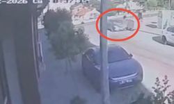 Ehliyetsiz genç, babasının arabasıyla mağazaya daldı: Milyonluk zarar oluştu