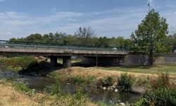 Bursa'da parkta esrarengiz olay: Derede erkek cesedi