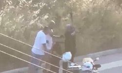 Polislere direnen şahıslar ile polisler arasında arbede çıktı: O anlar kamerada