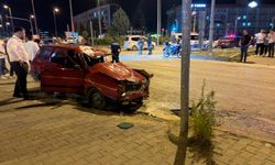 Kırmızı ışıkta dehşet: Genç motosikletli metrelerce sürüklendi!