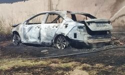 Belde yangını ahır ve otomobili mahvetti