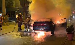 Bursa'da seyir halindeki otomobil alev topuna döndü