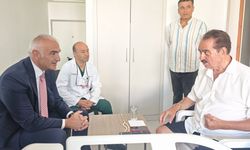 Ankara’da tedavi görüyor: Bakan Ersoy’dan İbrahim Tatlıses’e moral ziyareti!