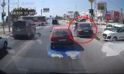 Antalya’da emniyet şeridinden gelen otomobil 16 yaşındaki kıza çarptı!