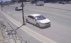Panelvanın çarptığı 17 yaşındaki elektrikli bisiklet sürücüsü ağır yaralandı