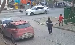 Köpekten kaçan çocuğa otomobil çarptı!