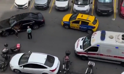 Esenyurt'ta ters yön krizi! Sürücüler ikna edemedi: Ambulans yolda kaldı