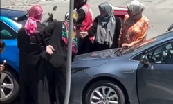3 kadın sürücünün karıştığı zincirleme kaza kamerada