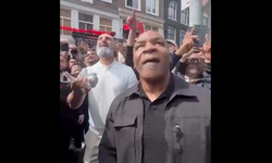 Eski Türk boksörden Mike Tyson'a 'taklacı güvercin' hediyesi!
