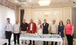 Ertuğrul Çetin'den unutulmaz tarihte evlenen çiftlere anlamlı jest