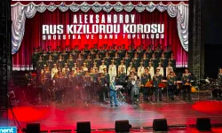 Hayko Cepkin ve Rus Kızılordu Korosu'ndan "Ceddin Deden" performansı dinleyenleri büyüledi!