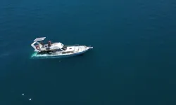 İzmir'de su alan teknede korku dolu anlar yaşandı