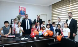 Kahramankazan’da Çevre Koruma Haftası kapsamında temizlik personeli ve öğrenciler buluştu