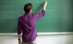 Öğretmen adaylarının Akademik Giriş Sınavı ertelendi mi?