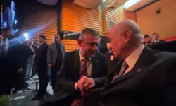 Bahçeli ve özgür Özel’den samimi görüntüler: Sohbet ettiler