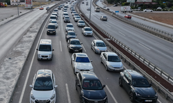 Kırıkkale’de tatil yoğunluğunda zincirleme etki: Kaza trafiği durma noktasına getirdi