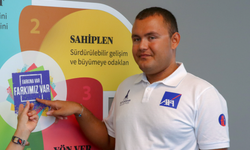 Kuzey Kanalı'nı yüzecek otizmli ultra maraton yüzücüsü Tuna Tunca yeni meydan okuma öncesi İzmir’den uğurlandı