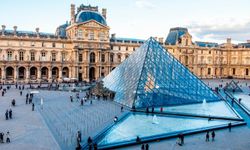 Louvre Müzesi'ni "sıcak" erken kapattırıyor