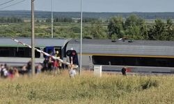 Polonya'da korkunç kaza: İki tren çarpıştı, seferler iptal