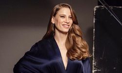 Serenay Sarıkaya’dan kas şov! Spor sonrası pozuyla dikkat çekti