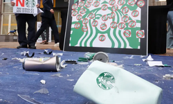 Güney Kore'de Starbucks şubeleri kepenk kapattı!
