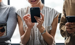 Aile danışmanından eşlere telefon şifresi uyarısı!
