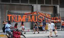 Trump'ın doğum gününe protestolu kutlama