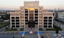 Eski belediye binasının yerine yeni kent meydanı geliyor