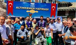 Kırkpınar başpehlivanı Erkan Taş'a memleketinde görkemli karşılama