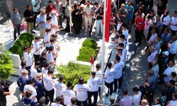 15 Temmuz'un simge ismine vefa! Ömer Halisdemir'in kabrine ziyaretçi akını