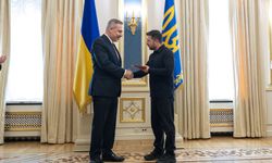 Zelenskiy'den Bakan Fidan'a "i̇kinci derece liyakat nişanı"