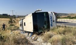Eskişehir'de yolcu otobüsü şarampole devrildi! Çok sayıda yaralı var