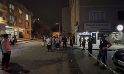 Sokak ortasındaki silahlı kavgada vatandaşı da vurdular