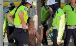 Taksici ile kadın yolcu arasındaki "güzergah" kavgası kamerada