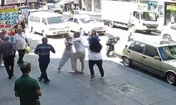 Kaza sonrası çıkan kavgada ortalık savaş alanına döndü: Kırdığı aynayla kadın sürücüyü böyle darbetti
