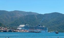 Devasa gemi Marmaris'e geldi